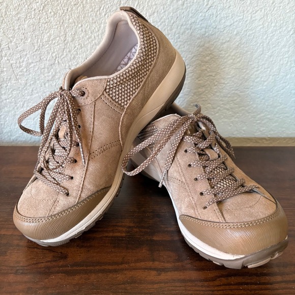 Dansko Shoes - Dansko Suede Trail Shoes | Gorpcore Hiking Walking Vibram Sole EU 37
